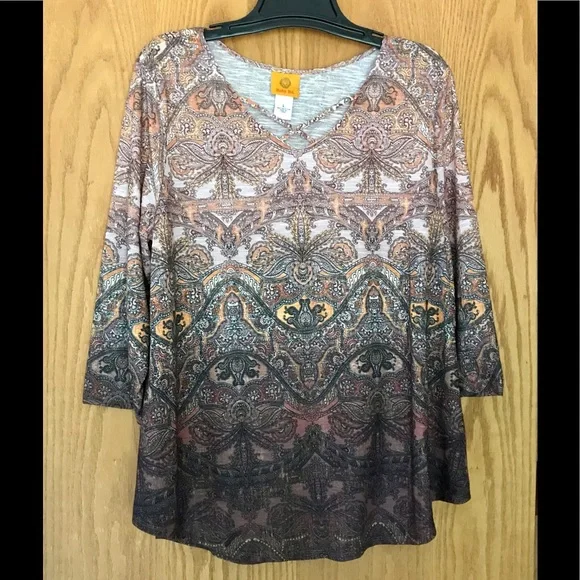 Ruby Rd. Top - Picture 1 of 10